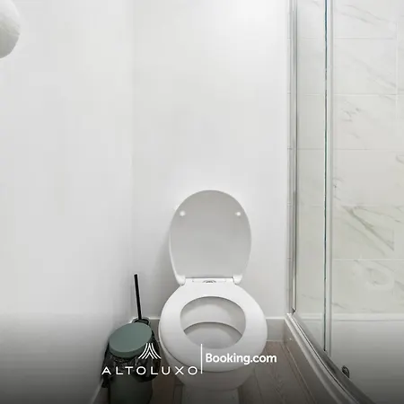 Elegant Perfect For Groups By Altoluxo * Bristol