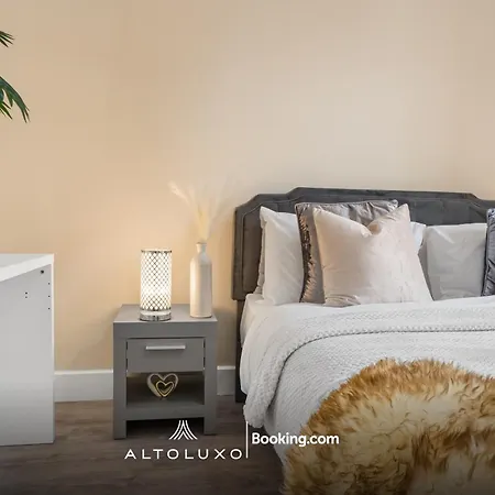 Elegant Perfect For Groups By Altoluxo *