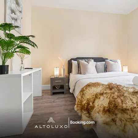 Elegant Perfect For Groups By Altoluxo *