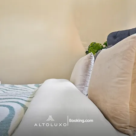 Elegant Perfect For Groups By Altoluxo *