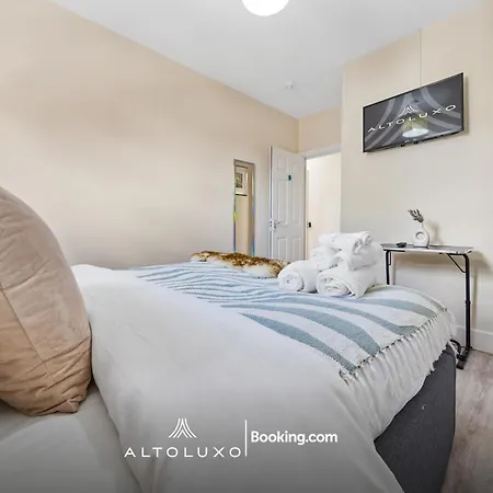 Elegant Perfect For Groups By Altoluxo *