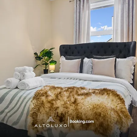 Elegant Perfect For Groups By Altoluxo Bristol