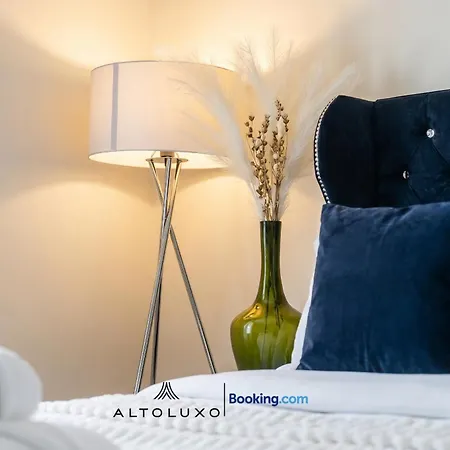 Elegant Perfect For Groups By Altoluxo
