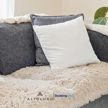 Elegant Perfect For Groups By Altoluxo