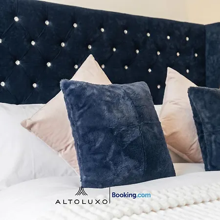 Elegant Perfect For Groups By Altoluxo *